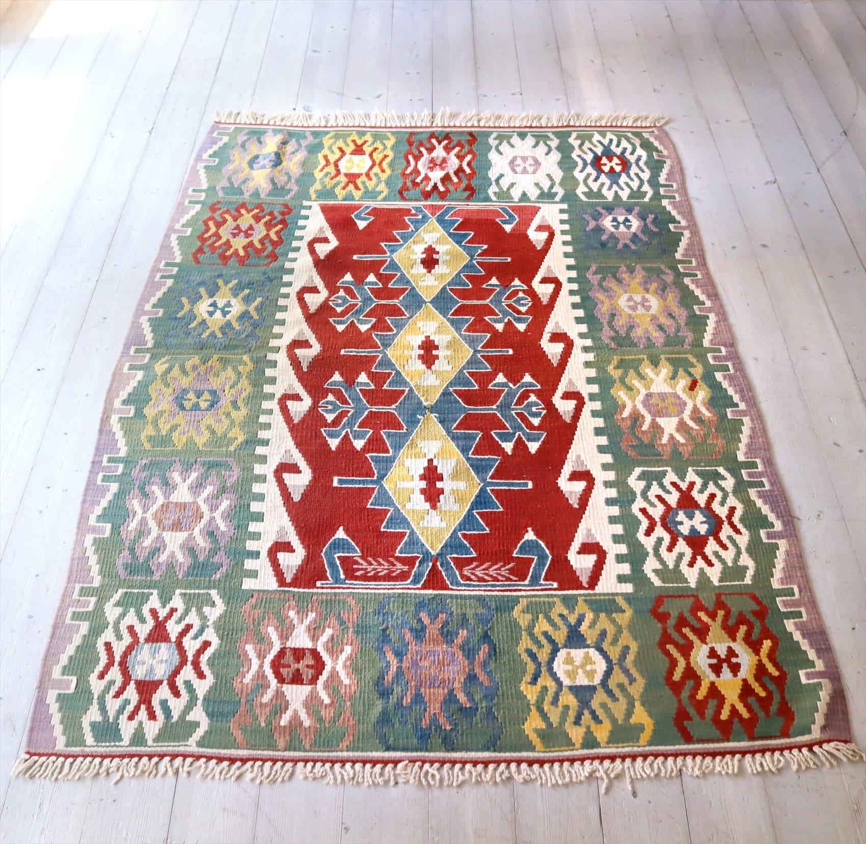 トルコの手織りキリム セッヂャーデ164×116cm ベレケットのモチーフ