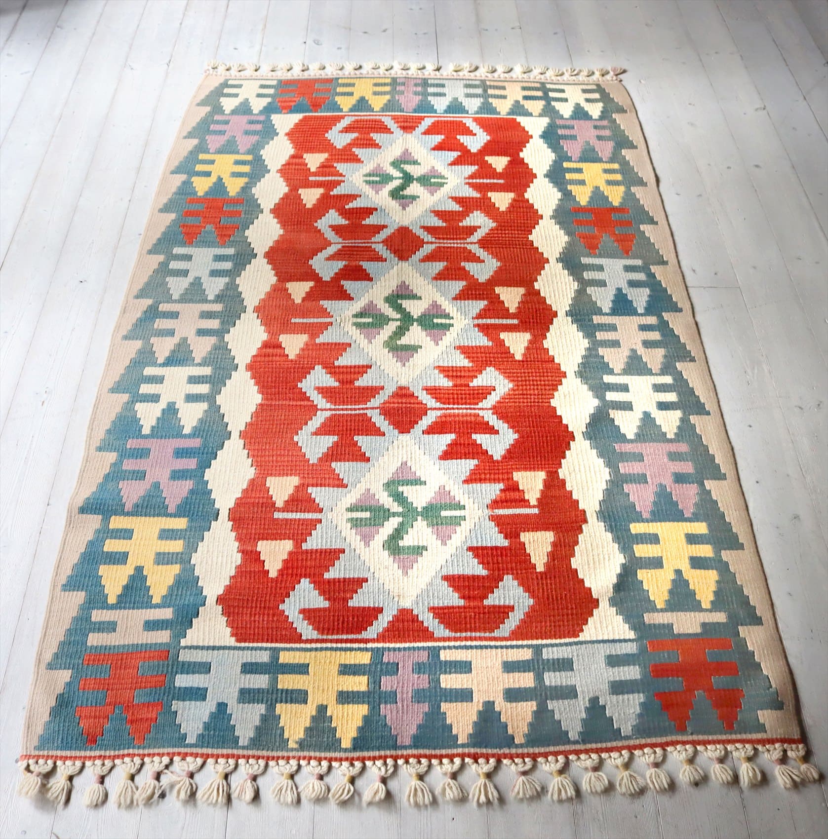 トルコの手織りキリム セッヂャーデ178×109cm 狼の足跡