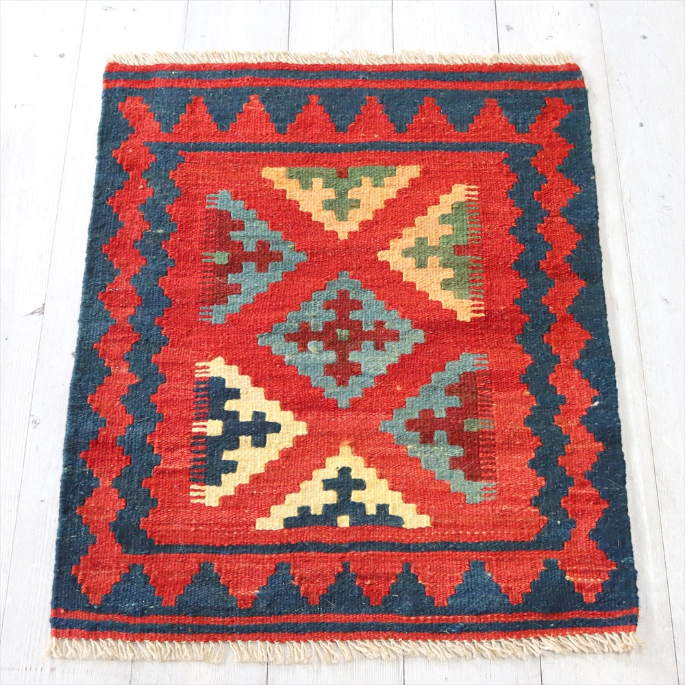 カシュカイ族の手織りキリム・シラーズ 66×50cm 発色のよいカラフルモチーフ
