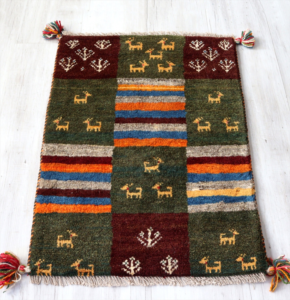 ギャッベ　カシュカイ族手織り　玄関マット84×61cm カラフルタイル　植物と動物のモチーフ