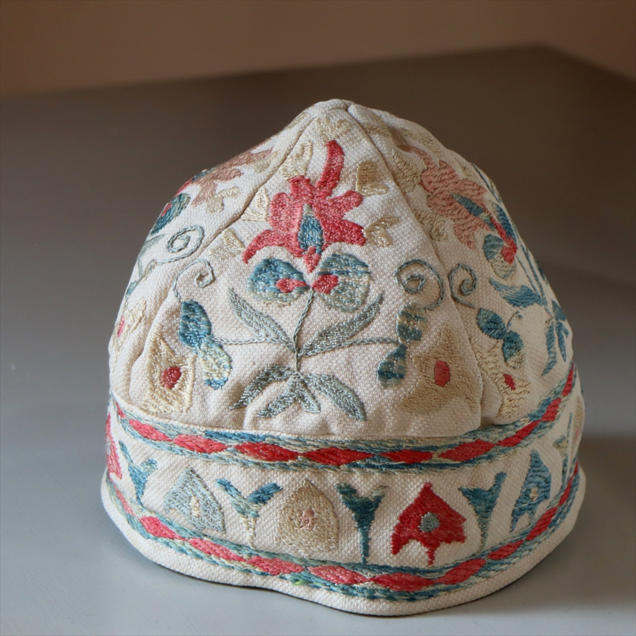 スザニ刺繍の帽子 キャップ　民族衣装四面　ドッピ帽　ウズベキスタン　民族衣装