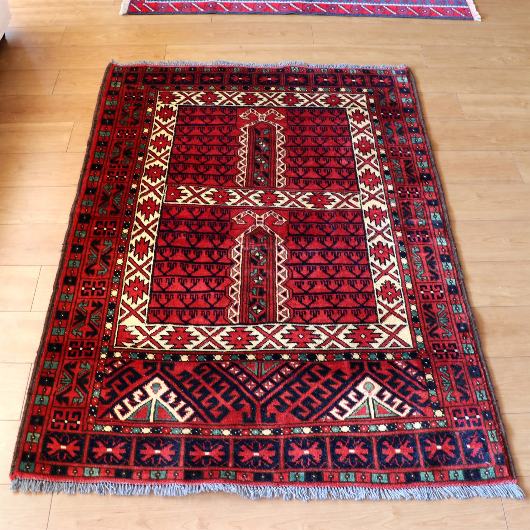 部族絨毯 トライバルラグ バルーチ145×103cm 連なる幾何学模様